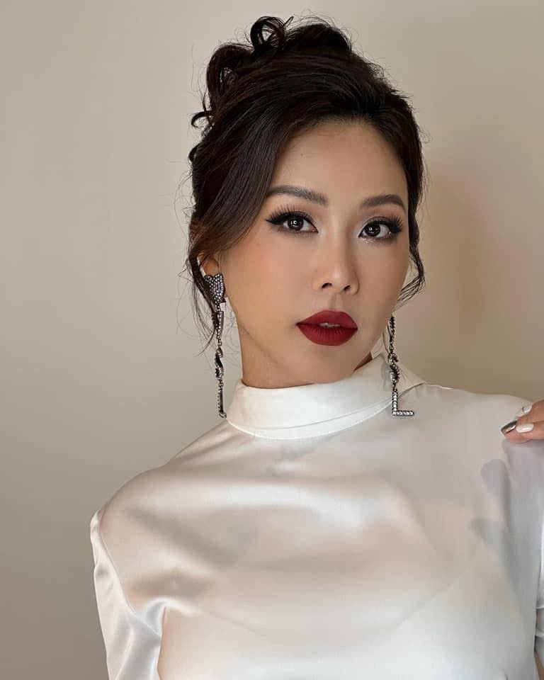 Hoa hậu thay đổi ảnh đại diện và ảnh bìa Facebook sau khi ly hôn. Ảnh: FB Thu Hoài. Hoa hậu thay đổi ảnh đại diện và ảnh bìa Facebook sau khi ly hôn. Ảnh: FB Thu Hoài.