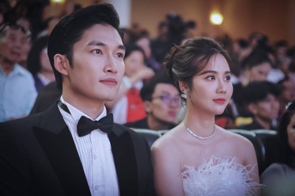 Đình Tú và Huyền Lizzie. Ảnh: FB Đình Tú.