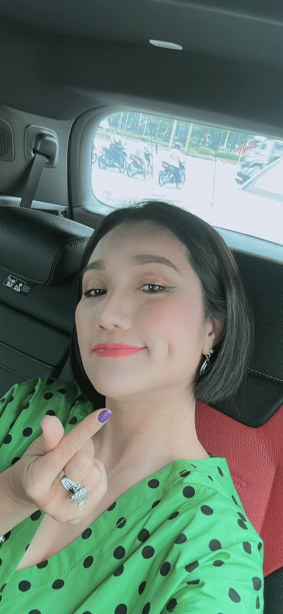 Cát Tường khoe ảnh chuẩn bị đi làm từ thiện. Ảnh: FB Cát Tường.