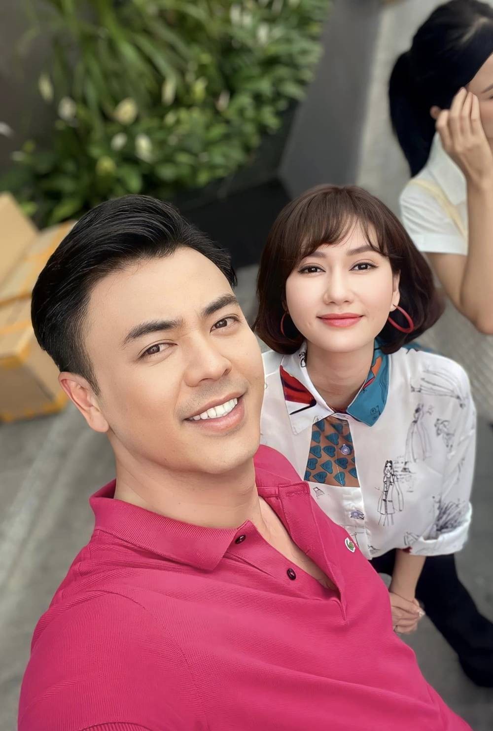 Tuấn Tú và Hương Giang lần đầu đóng vai vợ chồng trên màn ảnh.  Ảnh: FB Tuấn Tú. 