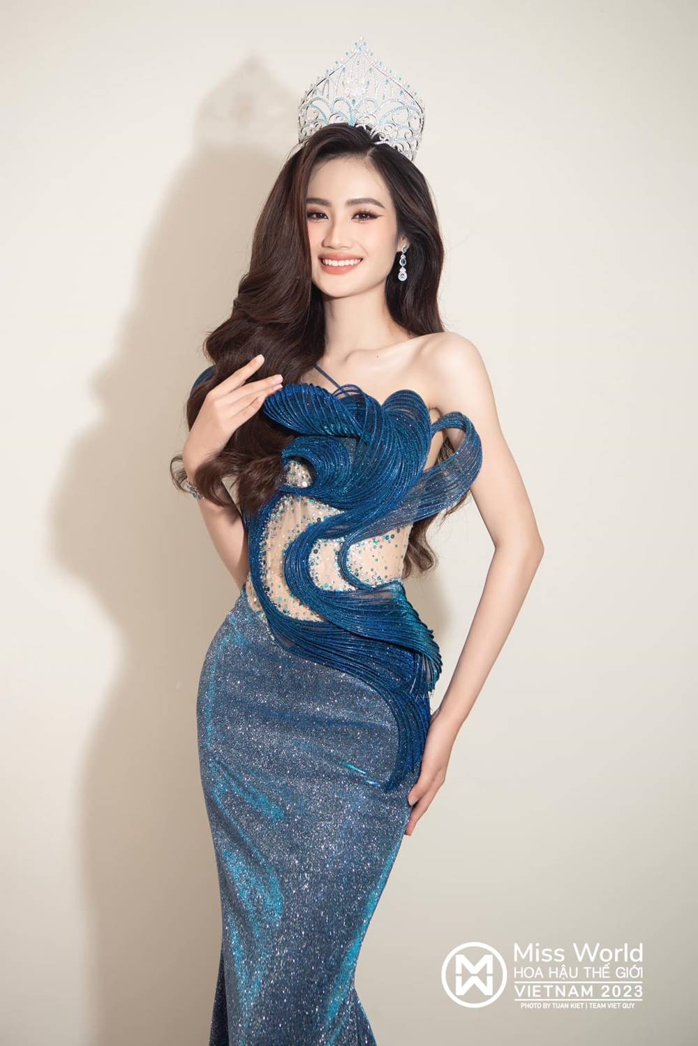 Cách trang điểm nhạt nhòa vô tình khiến Ý Nhi kém nổi bật. Ảnh: Miss World Vietnam