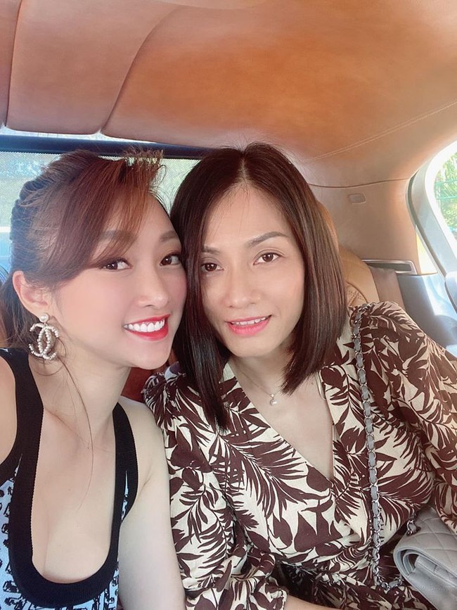 Lý Thùy Chang từng khoe ảnh thân thiết bên vợ cũ Chi Bảo. Ảnh FB Lý Thùy Chang. Lý Thùy Chang từng khoe ảnh thân thiết bên vợ cũ Chi Bảo. Ảnh FB Lý Thùy Chang.