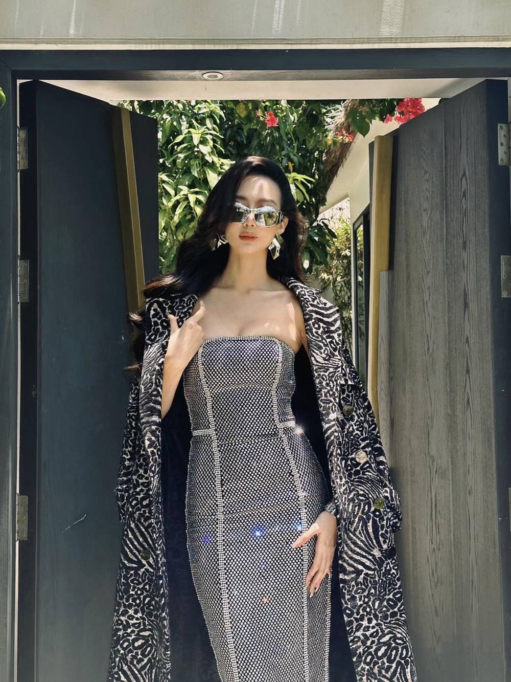 Bảo Ngọc được khen đẹp sang chảnh với phong cách trang điểm đậm. Ảnh: FB Bảo Ngọc.