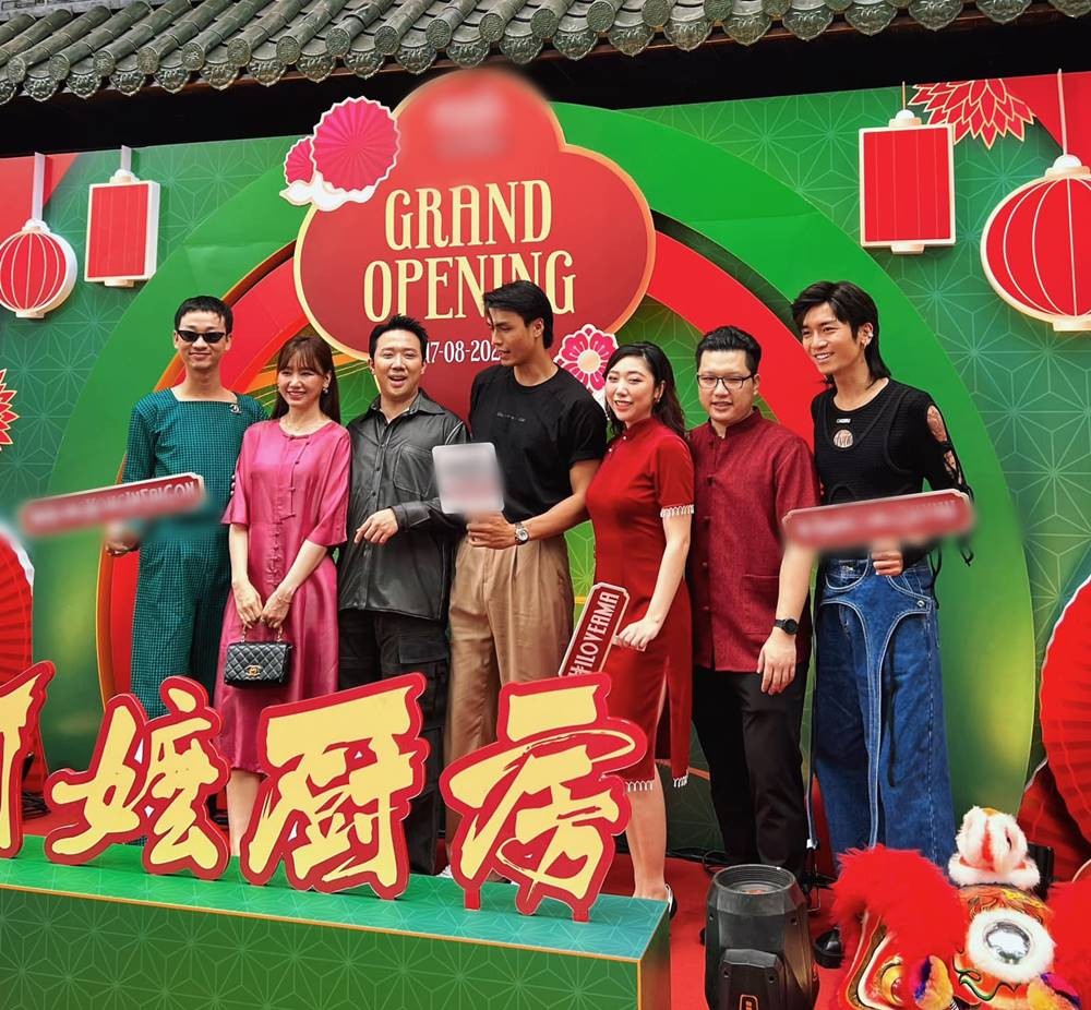 BB Trần cùng nhiều đồng nghiệp tới chúc mừng Trấn Thành. Ảnh: FB BB Trần