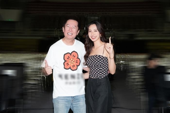 Thùy Tiên hội ngộ ông Nawat. Ảnh Internet.