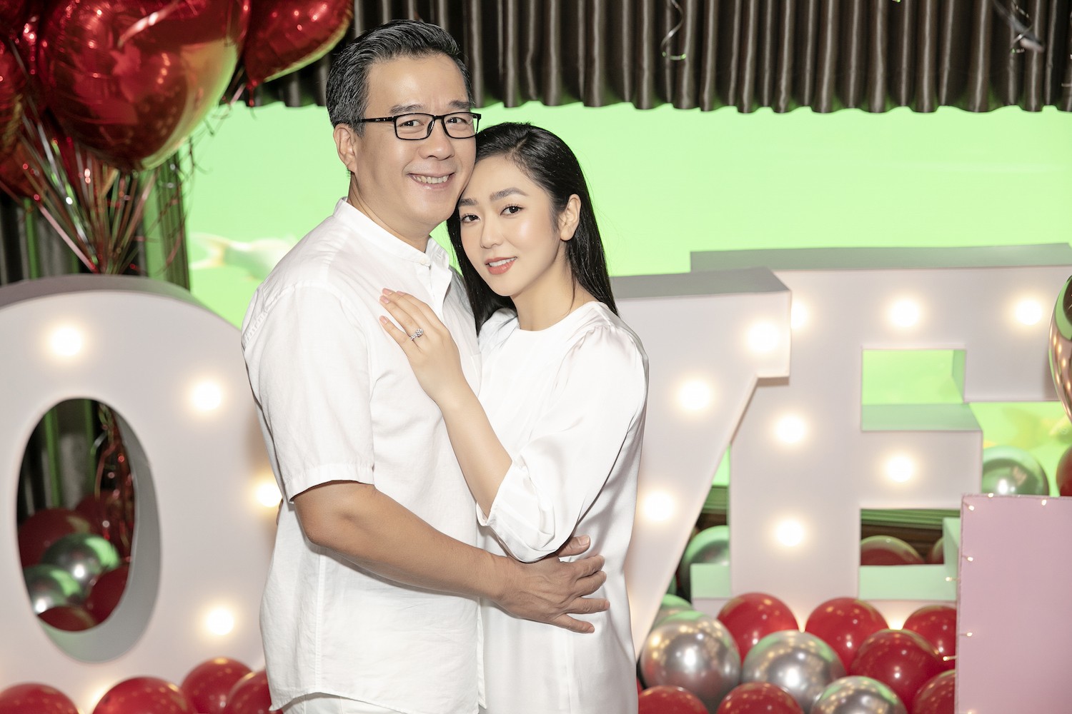 Trước khi kết hôn, cả hai dành cho nhau nhiều lời ngôn tình. Ảnh Internet.