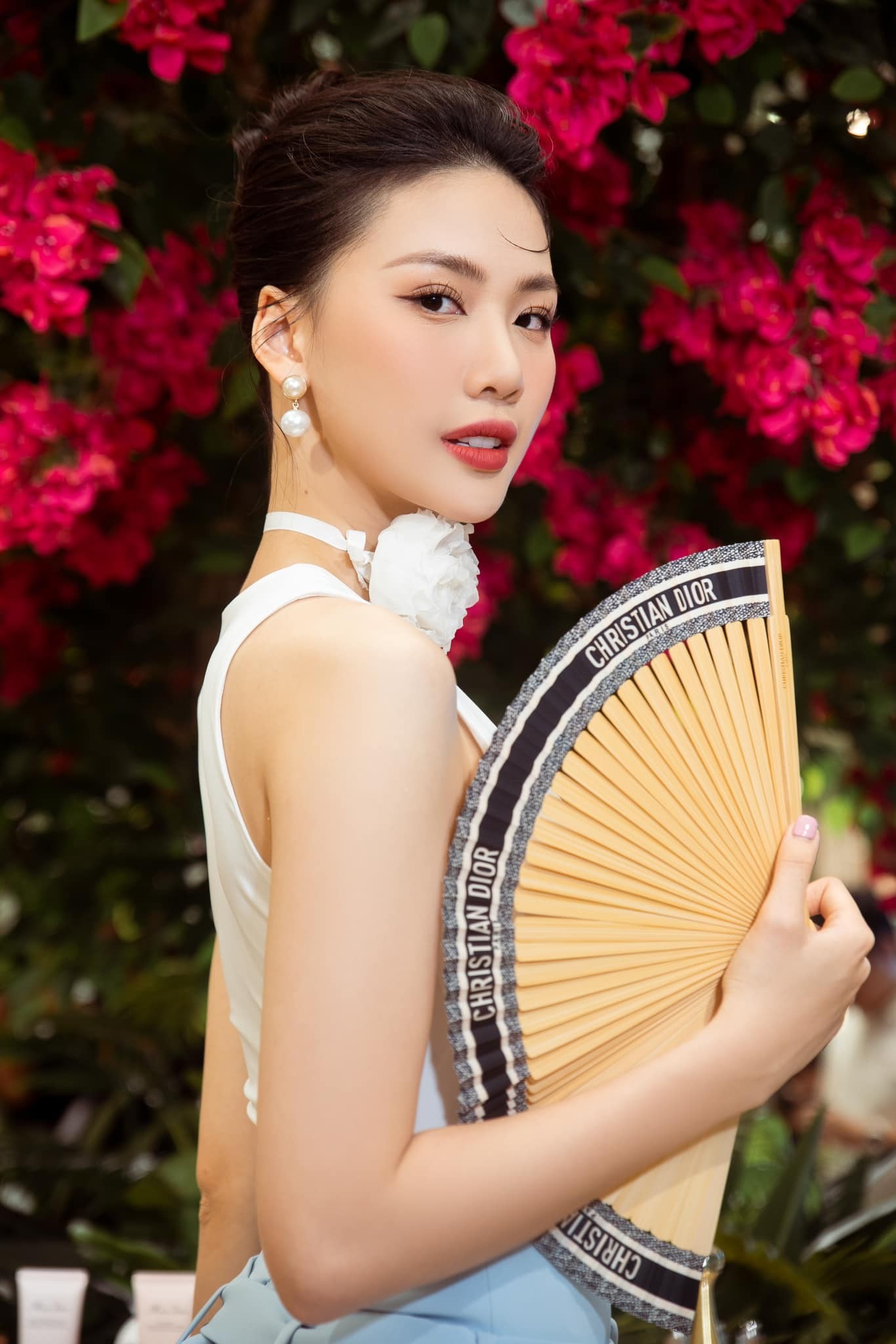 Làm mentor hai cuộc thi hoa hậu nhưng Bùi Quỳnh Hoa vẫn quyết tìm được một danh hiệu.