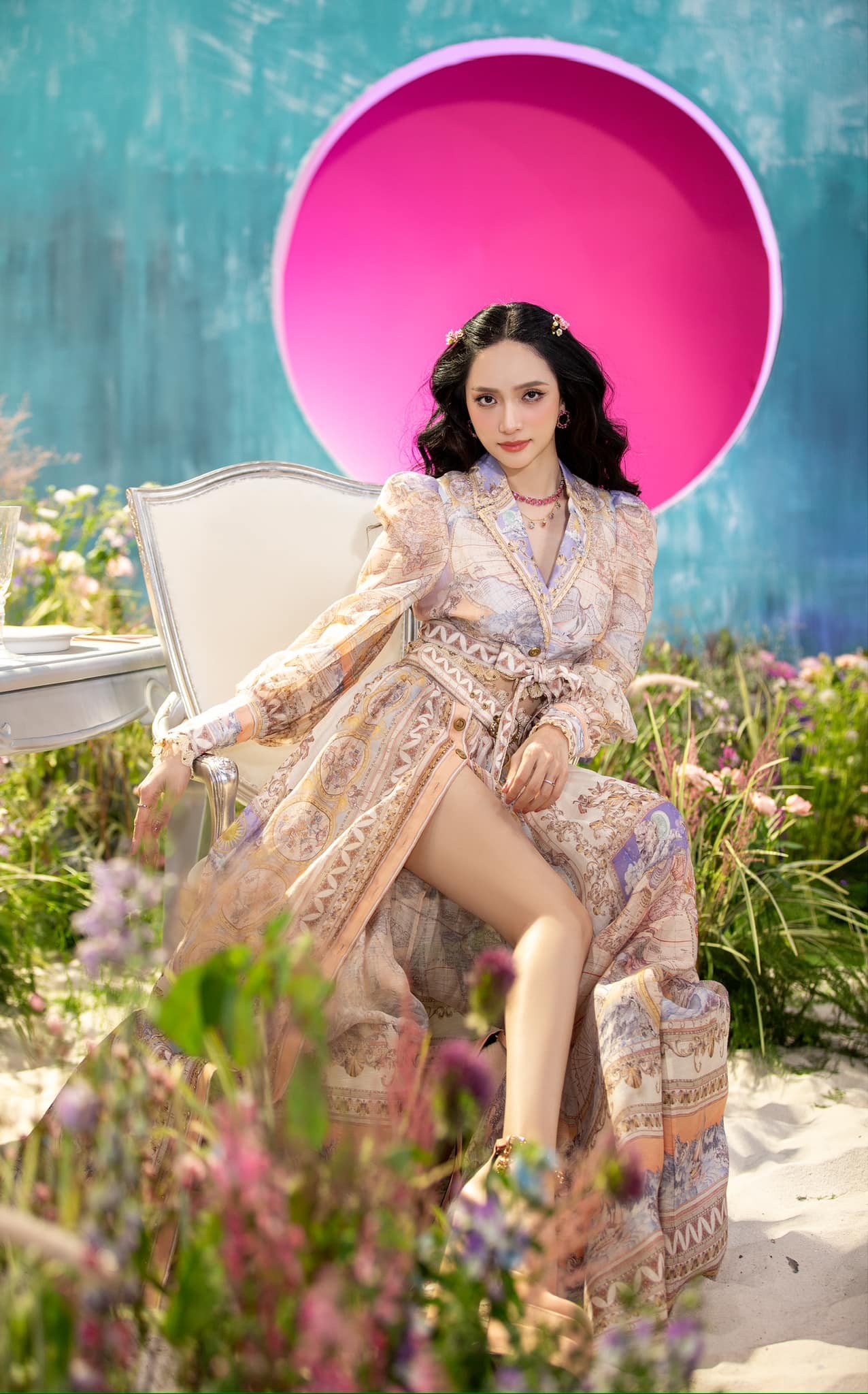 Hương Giang từng tuyên bố, ở Việt Nam cách nhanh nhất để trở thành ngôi sao hạng A là làm hoa hậu.