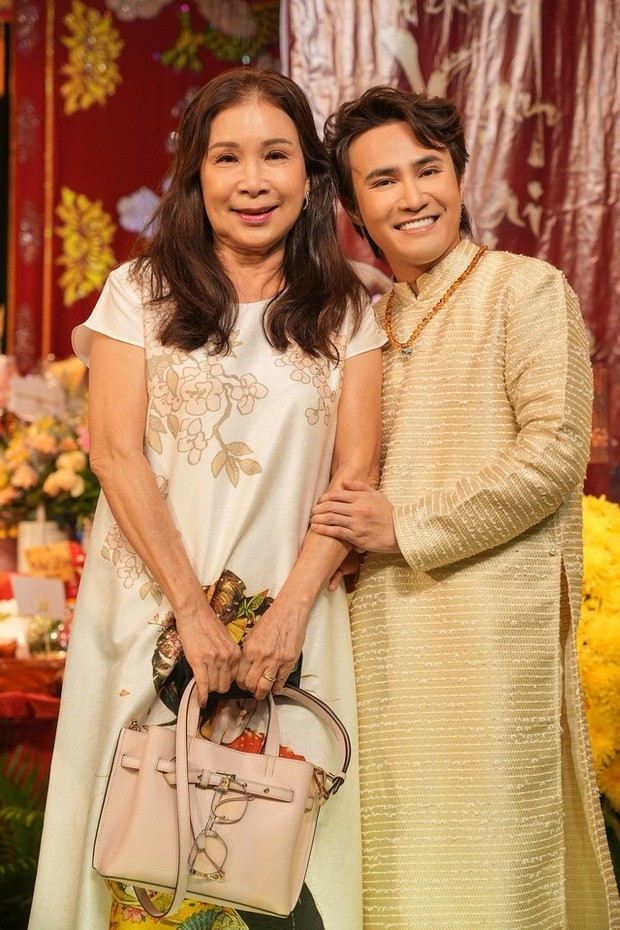 Dàn sao Việt cúng giỗ Tổ ngành sân khấu: Lê Dương Bảo Lâm, Hòa Minzy gây chú ý - Ảnh 9