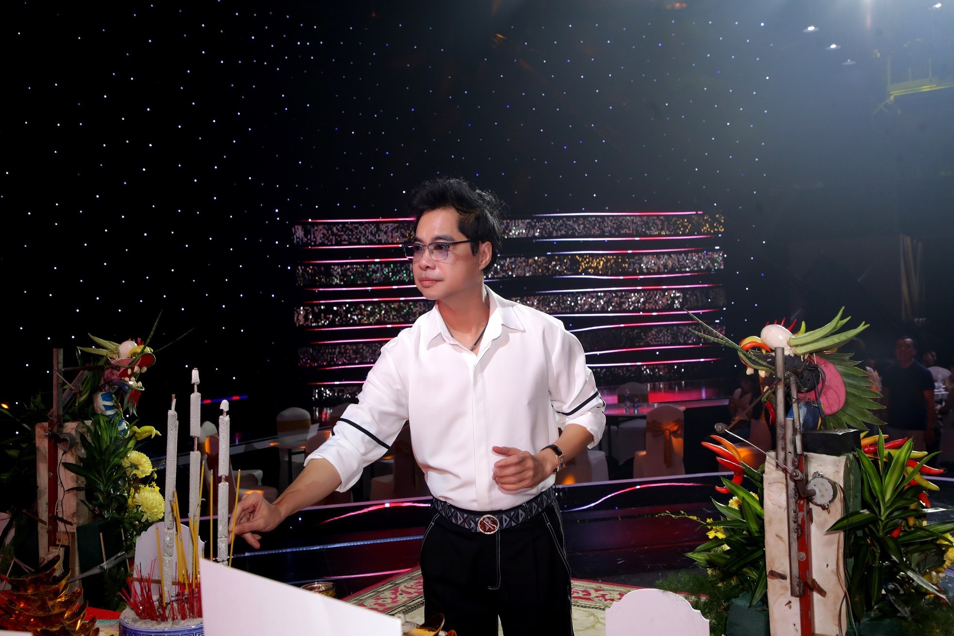 Dàn sao Việt cúng giỗ Tổ ngành sân khấu: Lê Dương Bảo Lâm, Hòa Minzy gây chú ý - Ảnh 11