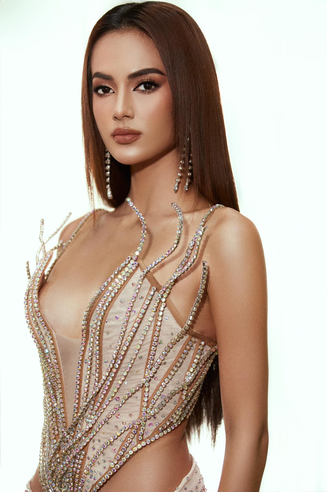 Đọ sắc hai bông hồng lai gợi cảm nhất Miss Universe Vietnam 2023 trước thềm chung kết - Ảnh 4