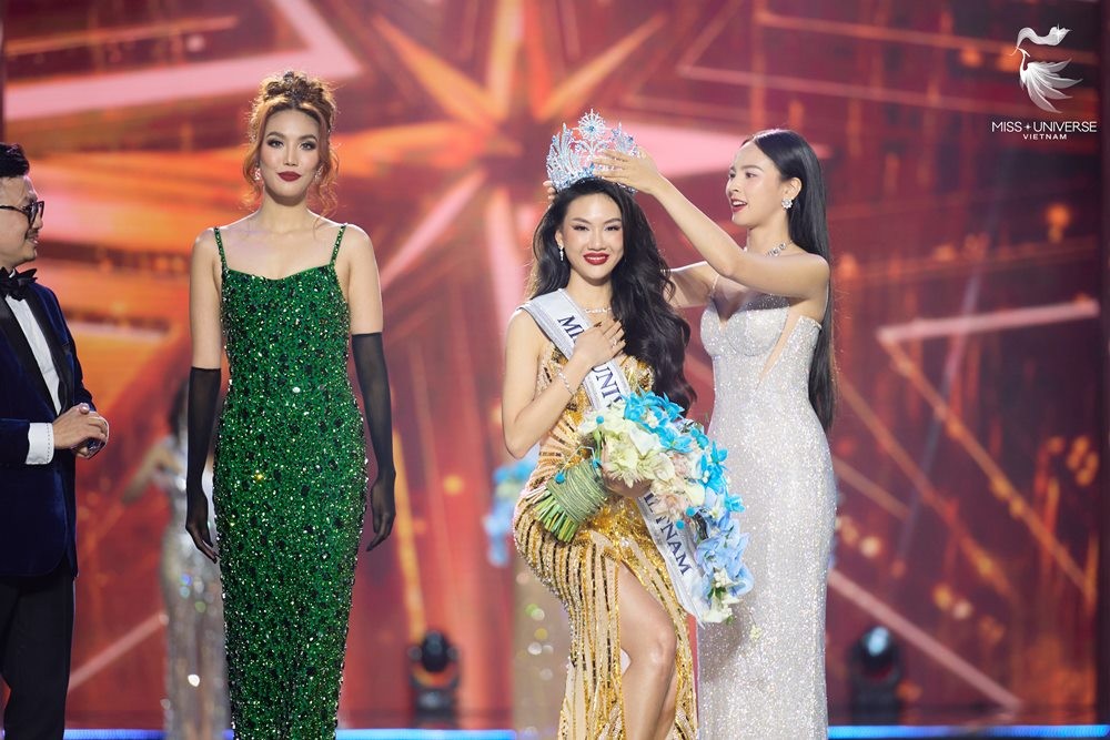 Miss Universe Vietnam 2023 Bùi Quỳnh Hoa vướng nhiều thị phi sau khi đăng quang. Ảnh: FB Miss Universe Vietnam.