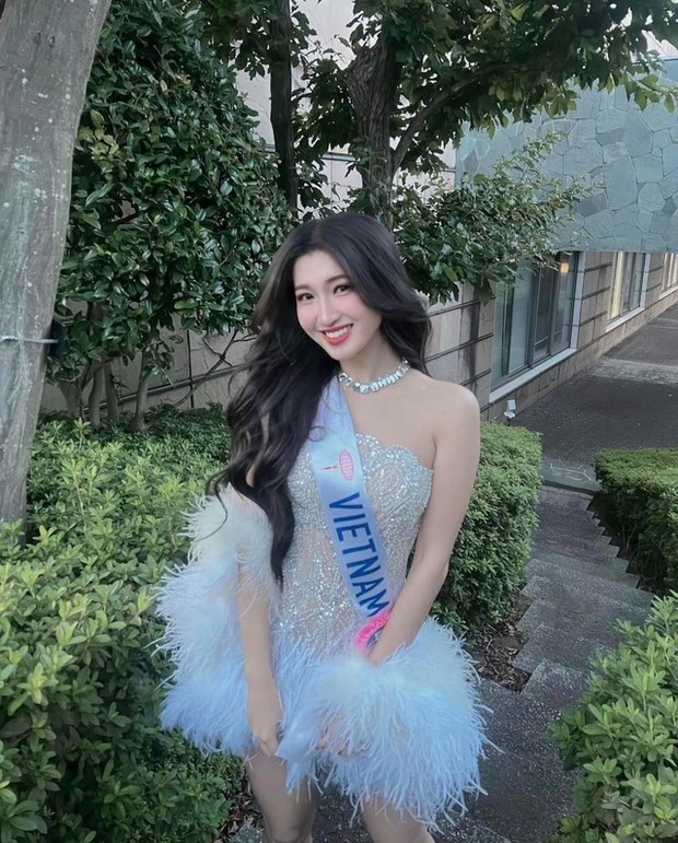 Phương Nhi khoe nhan sắc xinh đẹp bên lề cuộc thi Miss International 2023. Phương Nhi khoe nhan sắc xinh đẹp bên lề cuộc thi Miss International 2023.