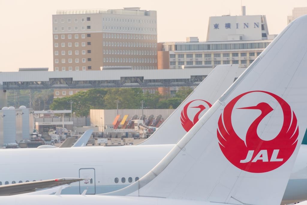 Japan Airlines đã phải đặt thêm chuyến bay vì lo ngại nhóm đô vật sumo vượt quá giới hạn trọng lượng cho phép của hai máy bay. Ảnh New York Post