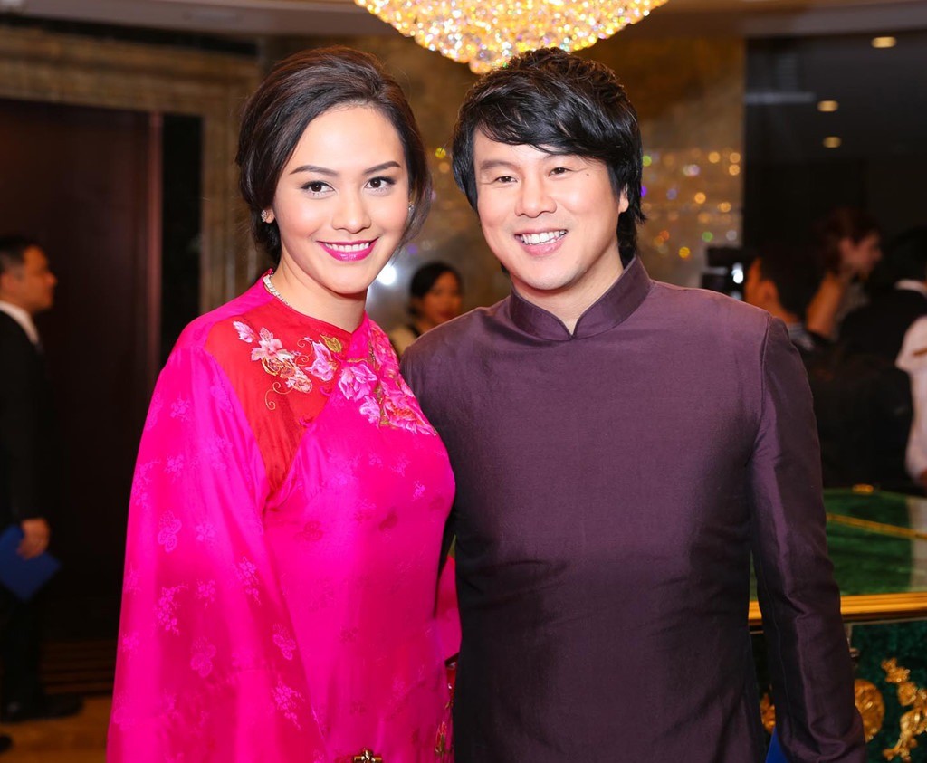 Thanh Bùi và vợ. Thanh Bùi và vợ.