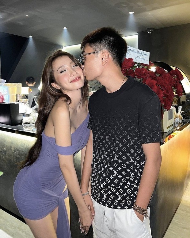 Vợ chồng Khánh Huyền - Duy Nhỏ.