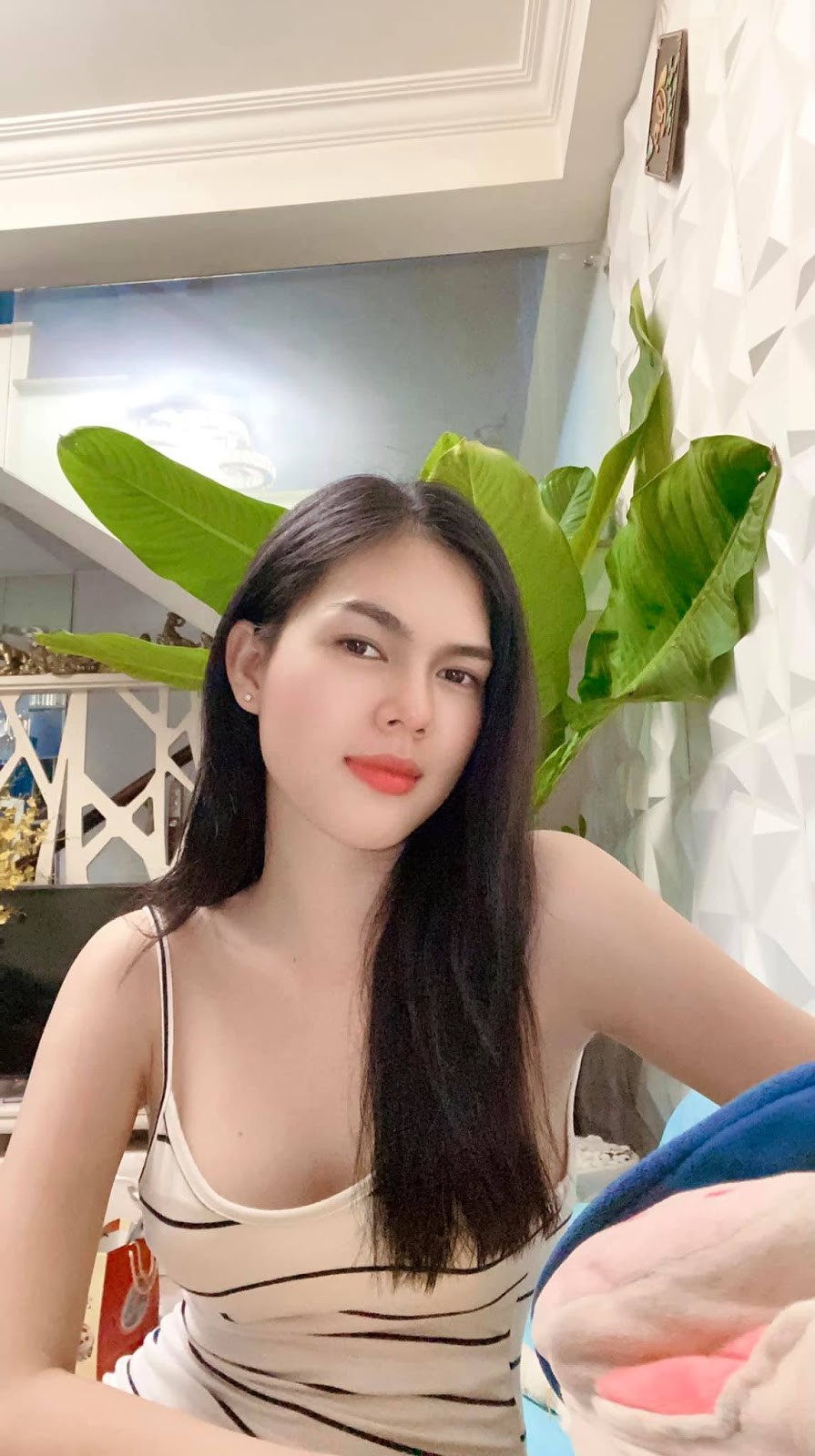 Lê Ngọc Trinh theo đuổi nghề người mẫu, diễn viên.