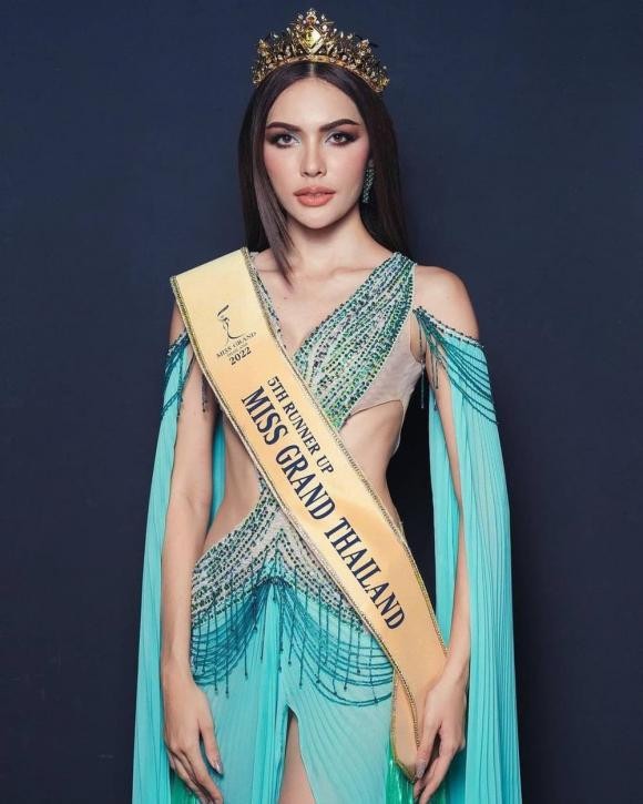 Á hậu 5 Miss Grand Thailand 2022 là Charlotte Austin chê bai đại diện Việt Nam. Á hậu 5 Miss Grand Thailand 2022 là Charlotte Austin chê bai đại diện Việt Nam.