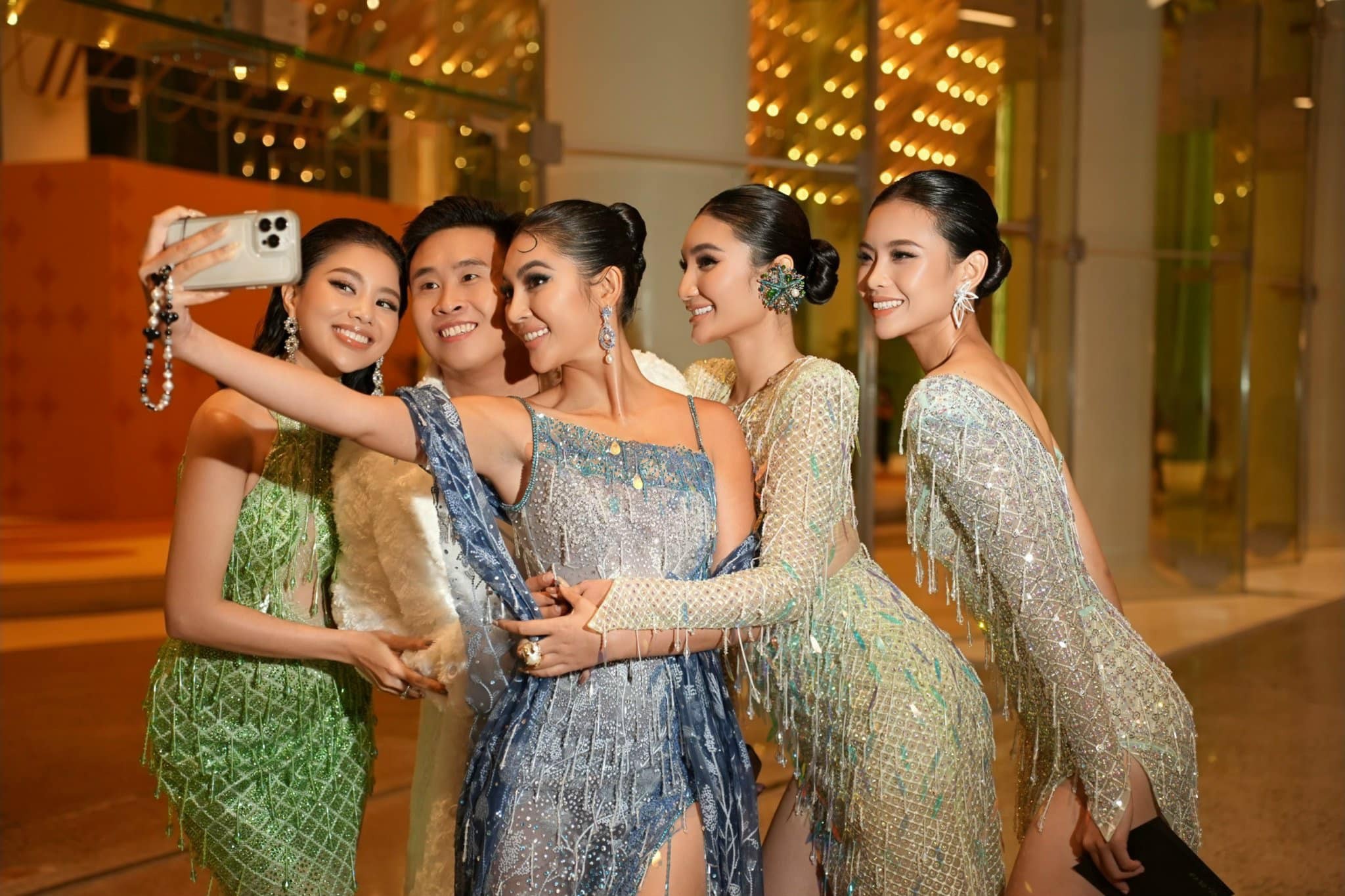 Top 4 Hoa hậu Đại dương Việt Nam 2023 tham dự sự kiện kỷ niệm 10 năm của NTK Lê Long Dũng