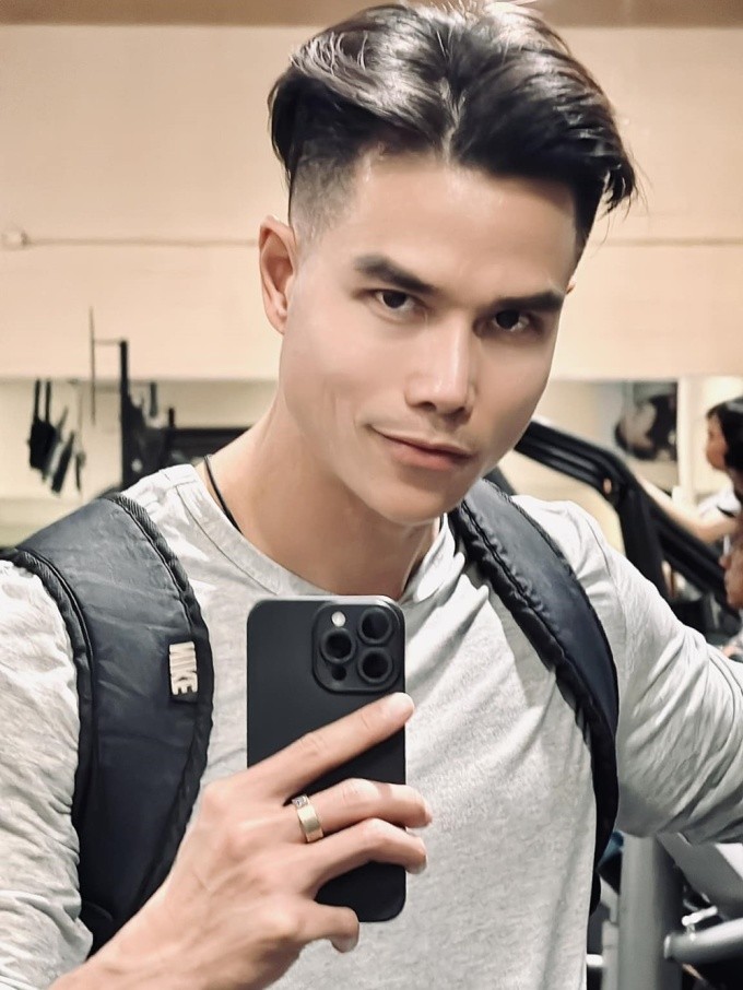 Ngoài thời gian đi dạy, Tiến Đoàn còn tới phòng gym tập thể hình.