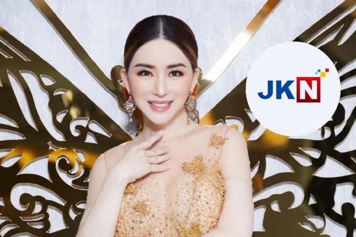 Tỷ phú chuyển giới Thái Lan - Anne Jakrajutatip mua lại Miss Universe với giá 20 triệu USD. Tỷ phú chuyển giới Thái Lan - Anne Jakrajutatip mua lại Miss Universe với giá 20 triệu USD.
