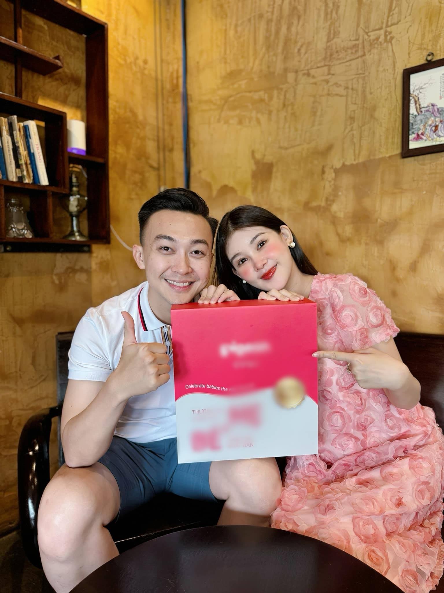 Vợ chồng Ngân Anh chuẩn bị chào đón con đầu lòng.