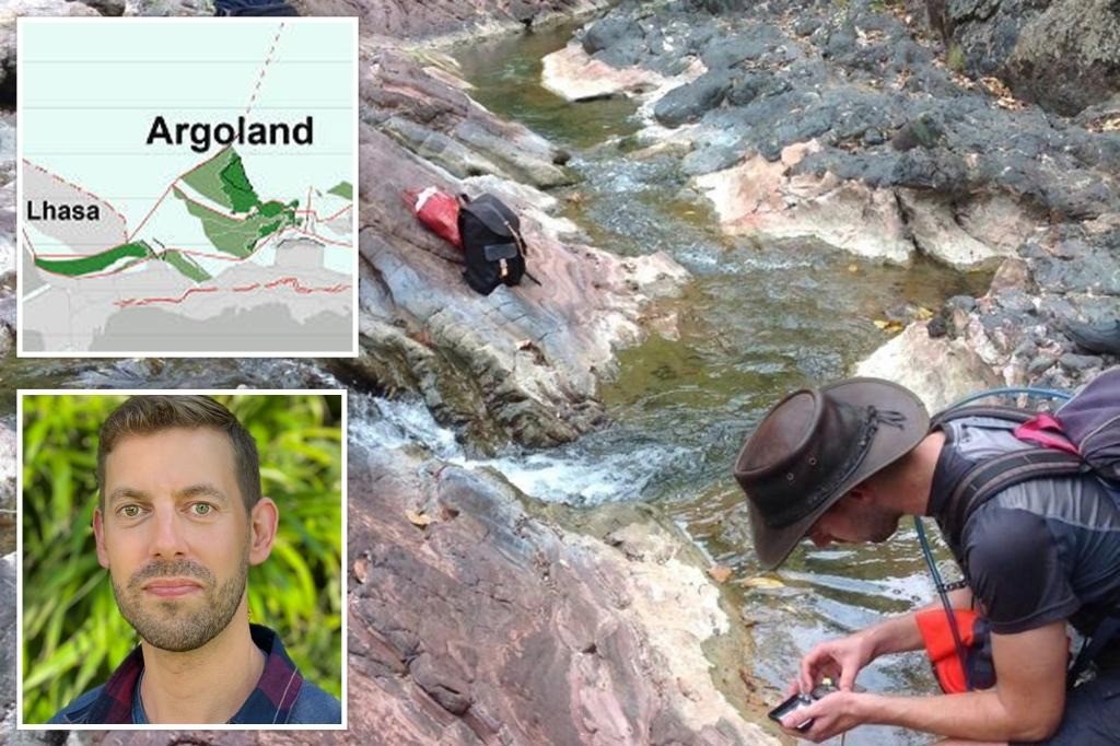 Eldert Advokaat lấy mẫu đất trong quá trình nghiên cứu Argoland.