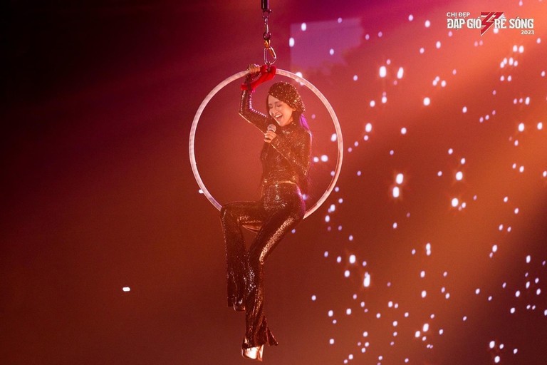 Quỳnh Nga bầm dập, Lệ Quyên luyện vũ đạo đến bật móng chân khi tham gia show 'Chị Đẹp' - Ảnh 3