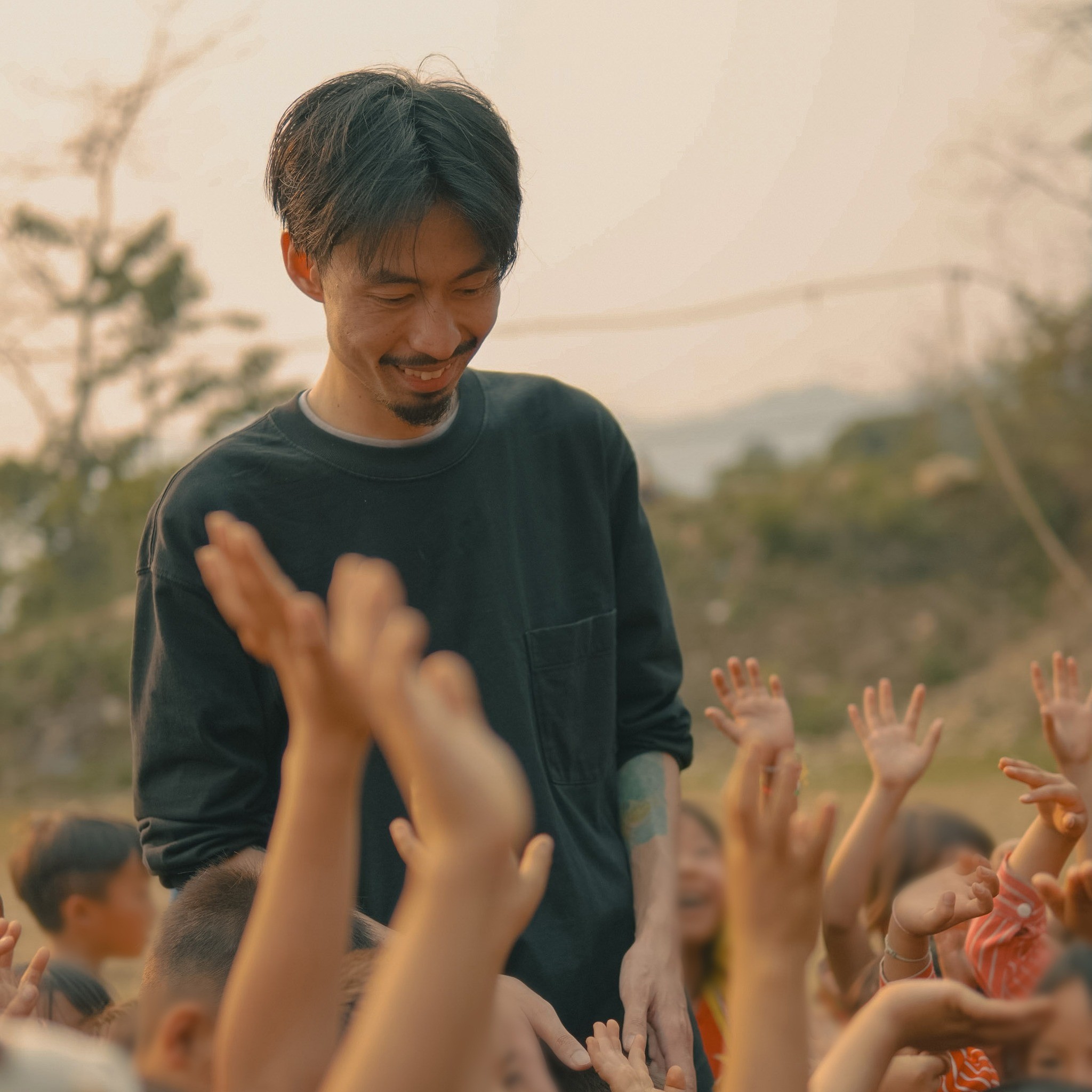 Đem Vâu thực hiện MV ca nhạc để gây quỹ. Ảnh FB Đen Vâu