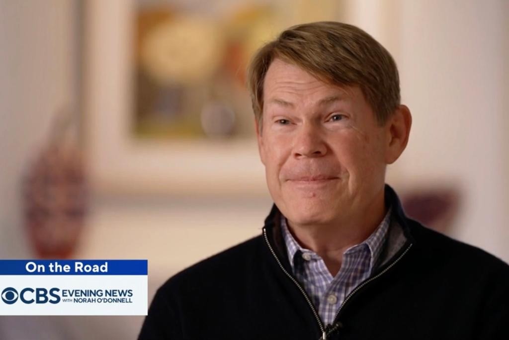 Luật sư Dwayne Isaacs là người thực thi di chúc của Kahn và quyên góp hàng triệu đô la cho các tổ chức phi lợi nhuận.