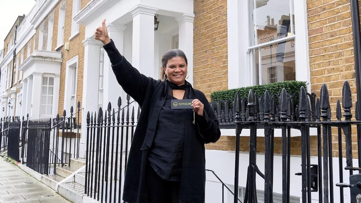 Oceanne Belle, 49 tuổi phải chuyển tới ở nhờ nhà bạn bè vì giá thuê nhà tăng cao không ngờ trúng số, giải thưởng là một căn biệt thự trị giá 5 triệu bảng Anh.