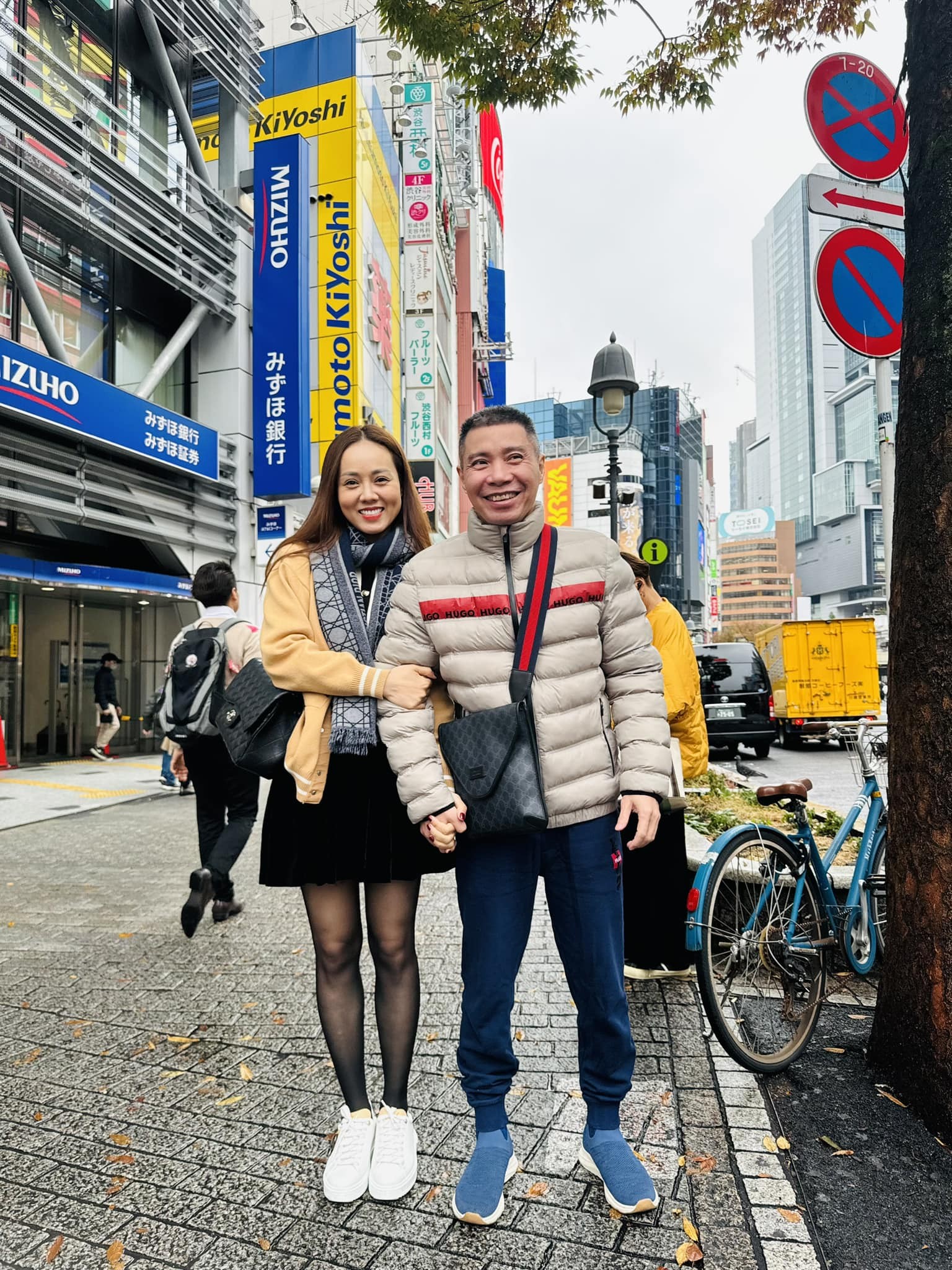 Vợ chồng nghệ sĩ Công Lý trong chuyến du lịch tại Nhật Bản cách đây không lâu.