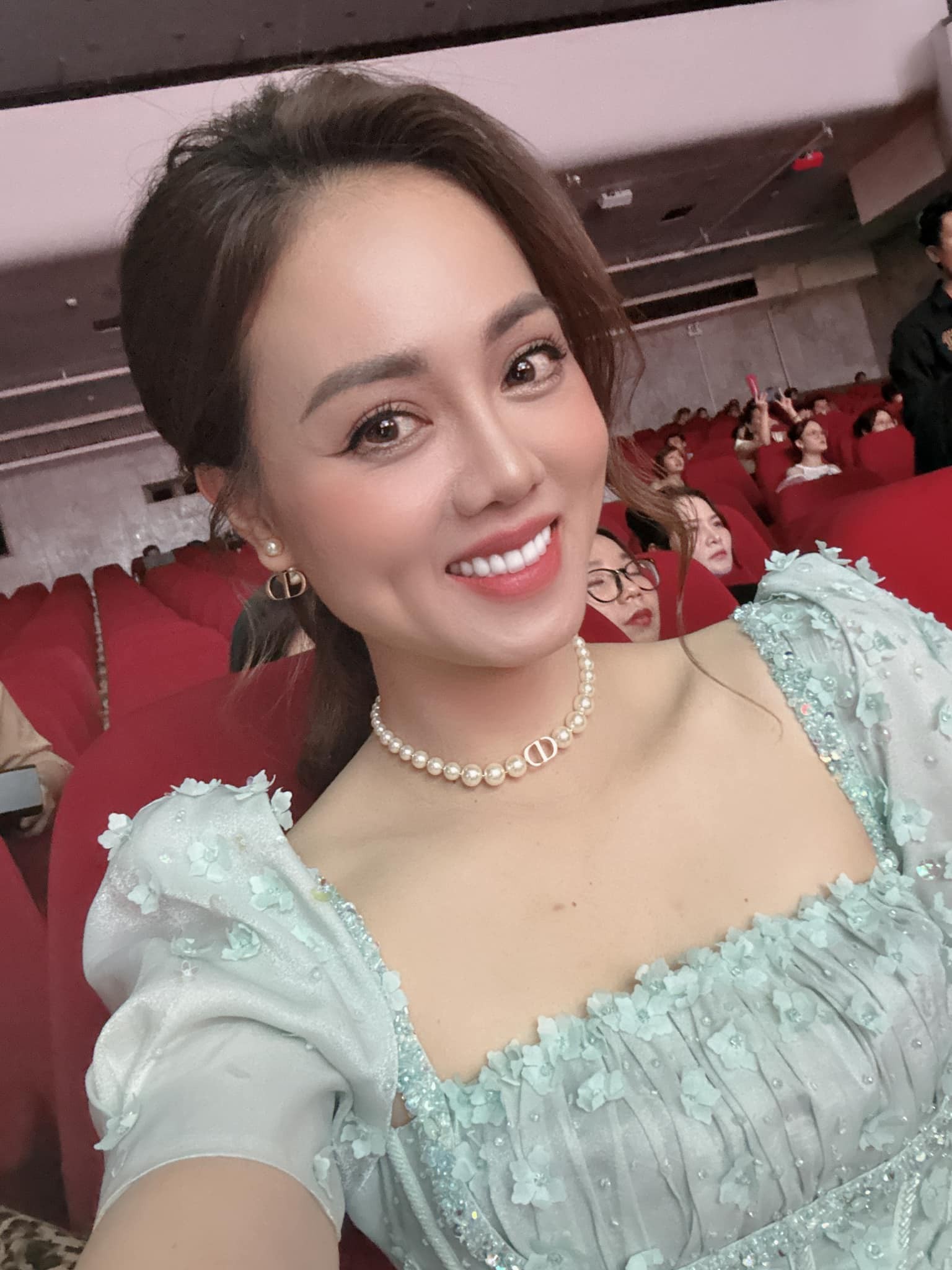 Ngọc Hà - bà xã nghệ sĩ Công Lý được khen là người khéo léo, tinh tế.