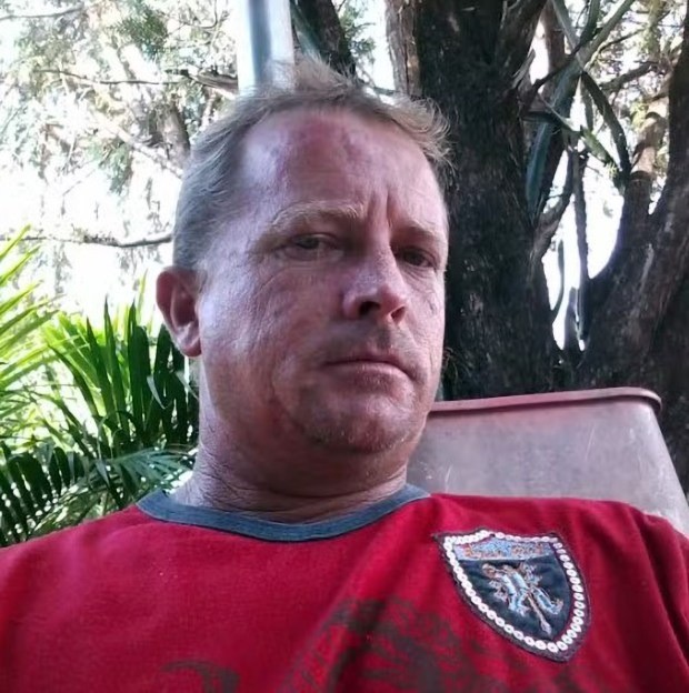 Nạn nhân Odair Raash, 46 tuổi, biến mất một cách bí ẩn khi đang làm việc trên thuyền. Nạn nhân Odair Raash, 46 tuổi, biến mất một cách bí ẩn khi đang làm việc trên thuyền.