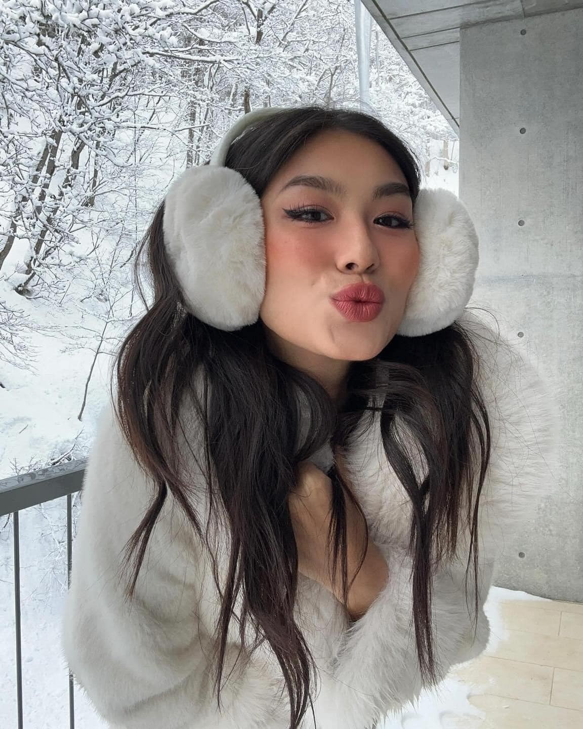 Á hậu Thảo Nhi Lê diện bikini giữa trời tuyết trắng xóa ở Nhật Bản - Ảnh 5