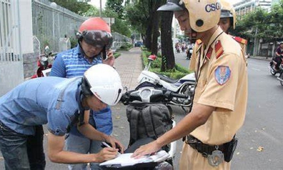 Xe không chính chủ bị CSGT tạm giữ, làm thế nào để lấy xe? - Ảnh 1