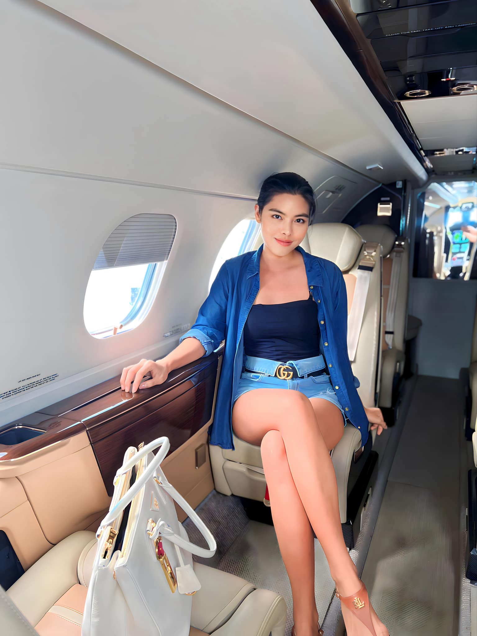 Đây là lần thứ 2 nàng hậu đưa ra quan điểm gây xôn xao showbiz Việt. Ảnh FB Lê Phương Thảo.