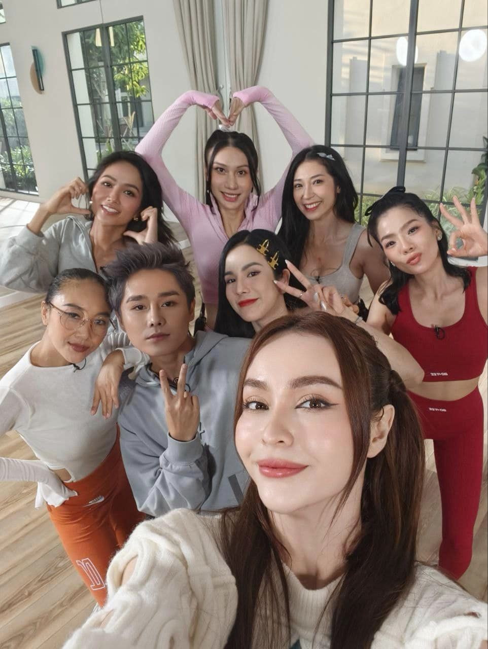 MLee được nhiều chị đẹp khen ngợi. Ảnh FB MLee