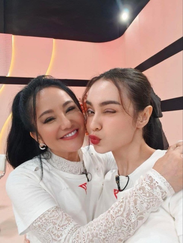 Diva Hồng Nhung và MLee. Ảnh FB MLee Diva Hồng Nhung và MLee. Ảnh FB MLee