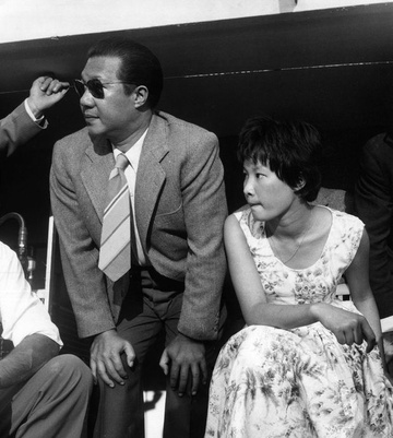 Công chúa Phương Mai cùng vua Bảo Đại xem đua xe Công thức 1 vào năm 1955. Ảnh: Getty Images. Công chúa Phương Mai cùng vua Bảo Đại xem đua xe Công thức 1 vào năm 1955. Ảnh: Getty Images.