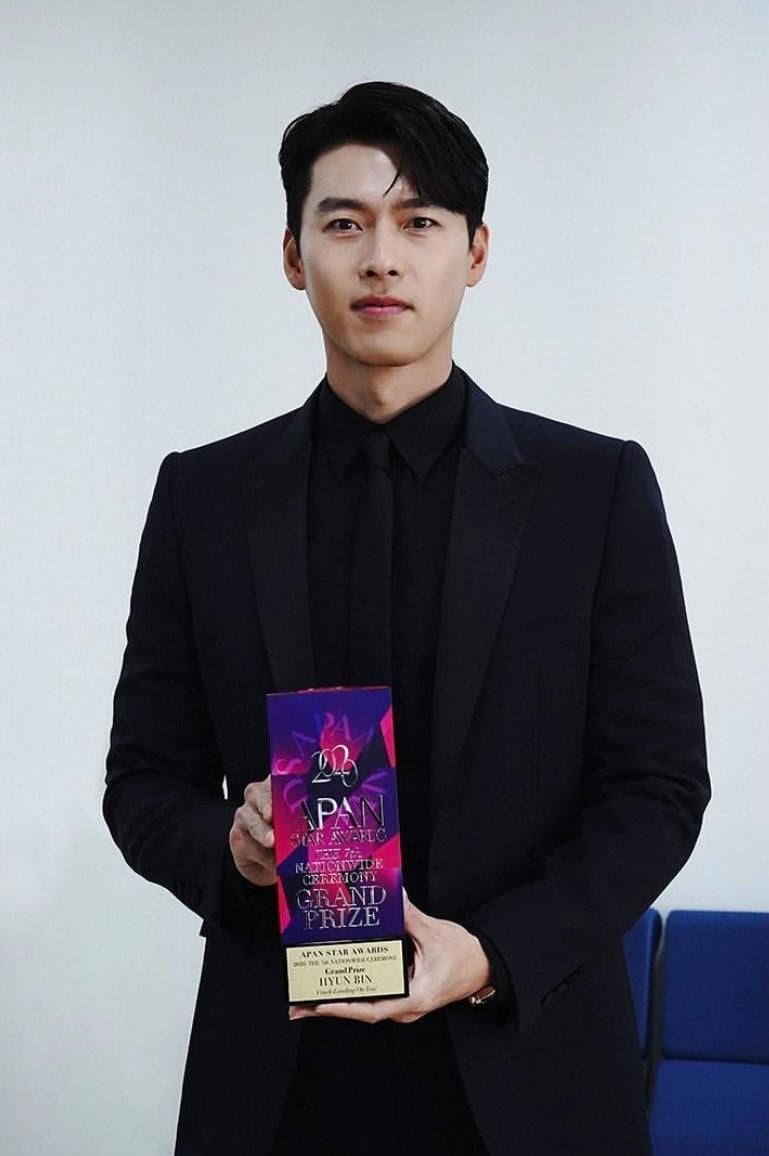 Hyun Bin xuất hiện tại sự kiện một mình nhưng không có mặt Son Ye Jin.