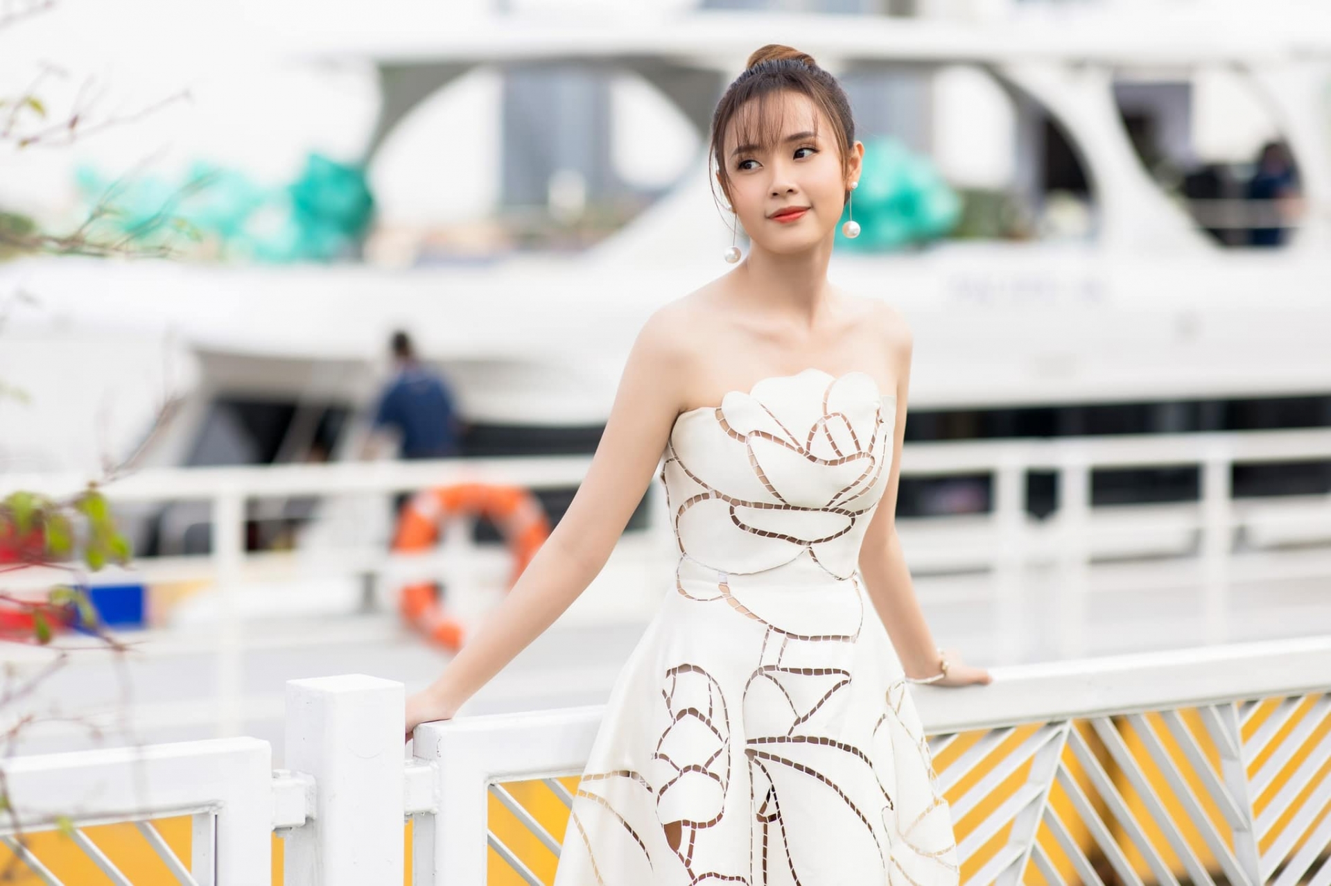 Midu xinh đẹp trong bữa tiệc kết thúc cuối năm cùng bạn bè. Ảnh FBNV