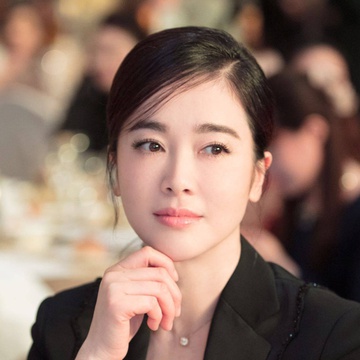 Tả Tiểu Thanh xác nhận chia tay chồng sau 11 năm chung sống. Ảnh: Weibo.