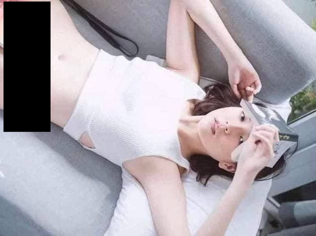 Bức ảnh được cho là phản cảm trong quá khứ của Hải Tú. (Hình ảnh đã được xử lý cắt bớt phần nhạy cảm) Bức ảnh được cho là phản cảm trong quá khứ của Hải Tú. (Hình ảnh đã được xử lý cắt bớt phần nhạy cảm)