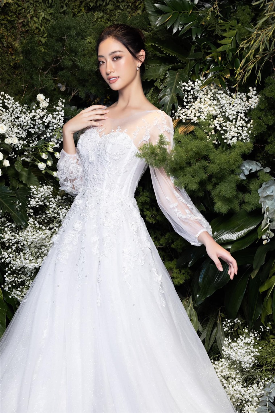 Hoa hậu Lương Thuỳ Linh đăng ảnh mặc áo cưới, rộ lên tin đồn sắp kết hôn sau hơn 2 năm đăng quang  - Ảnh 3