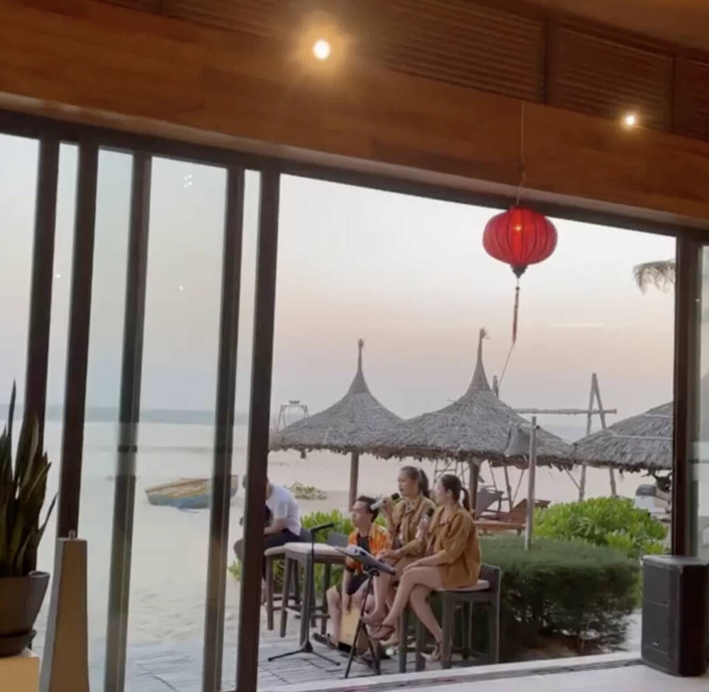 Doanh nhân Đức Huy đăng ảnh đi du lịch tại khu nghỉ dưỡng. Ảnh FBNV