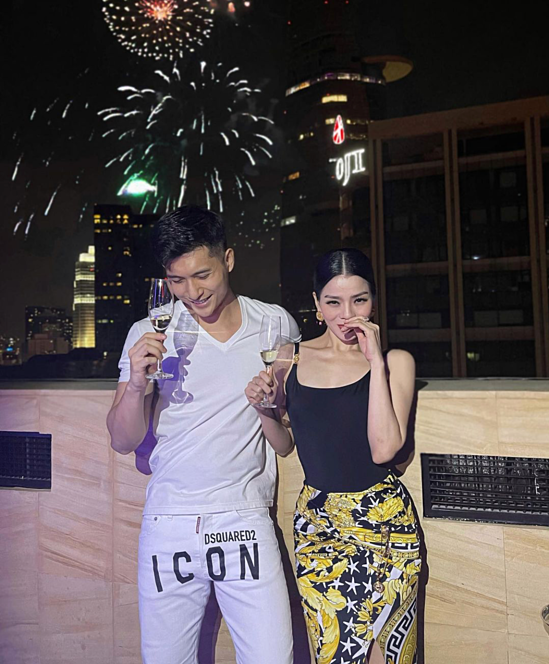 Lệ Quyên và Lâm Bảo Châu.