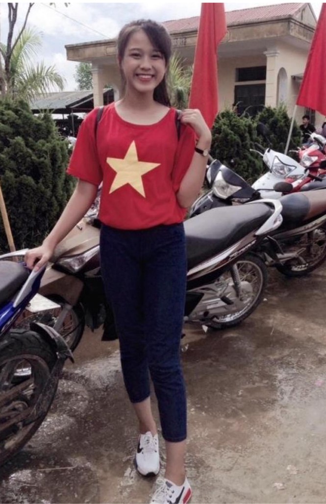 Hoa hậu Đỗ Thị Hà sở hữu đôi chân dài thẳng tắp và chiều cao vượt trội từ khi còn bé. Hoa hậu Đỗ Thị Hà sở hữu đôi chân dài thẳng tắp và chiều cao vượt trội từ khi còn bé.
