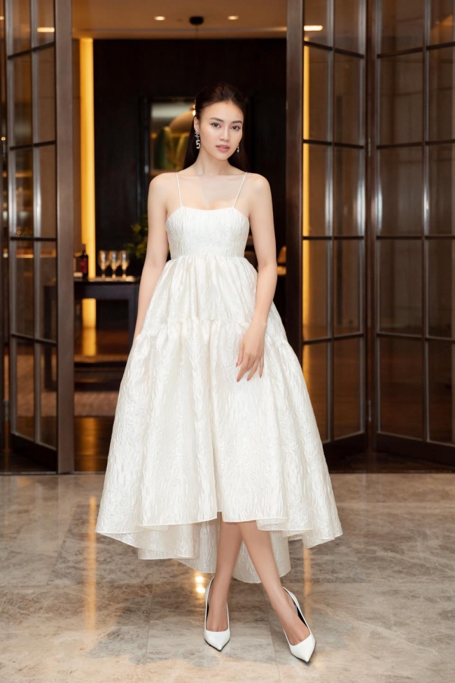 Ninh Dương Lan Ngọc sở hữu nhan sắc xinh đẹp. Ảnh FBNV