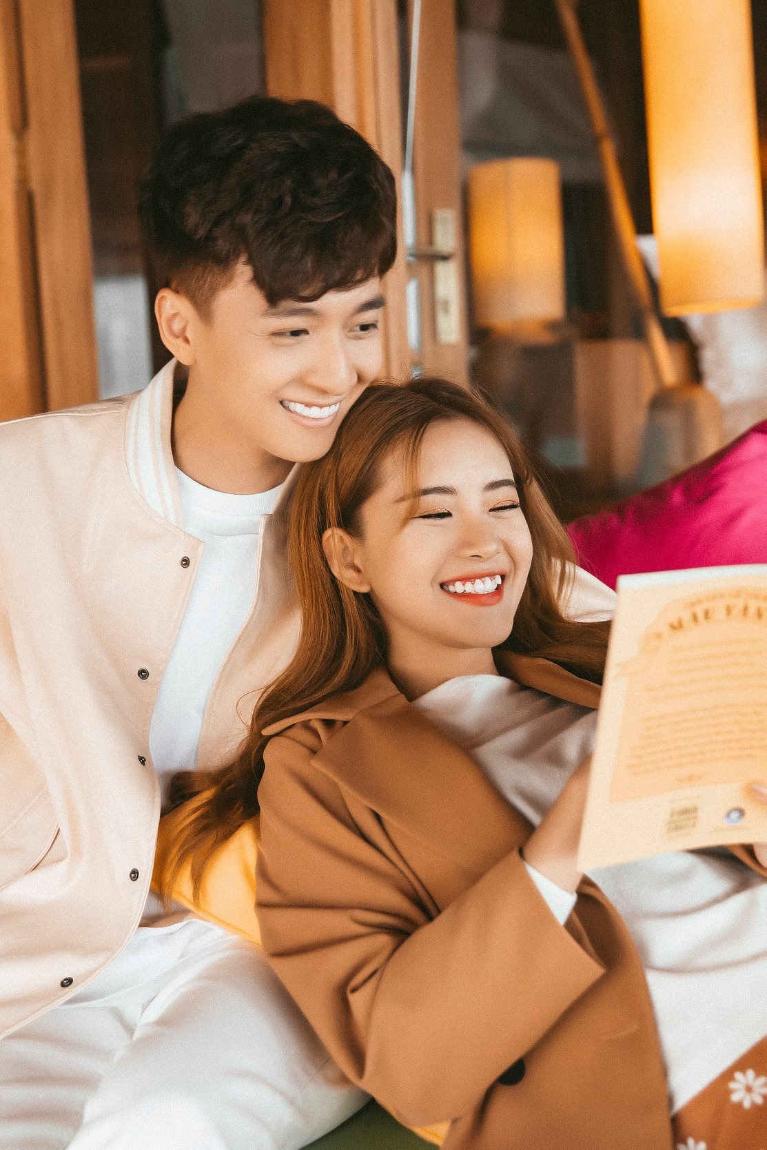 Đây chỉ là những hình ảnh trong MV mới của Ngô Kiến Huy. Ảnh FBNV